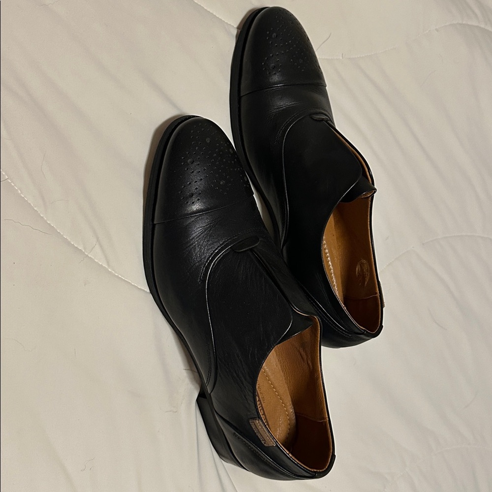 Pikolinos Pyrgos Laceless Oxford Women's Black LeatherSlip-On Shoes - Picture 2 of 7